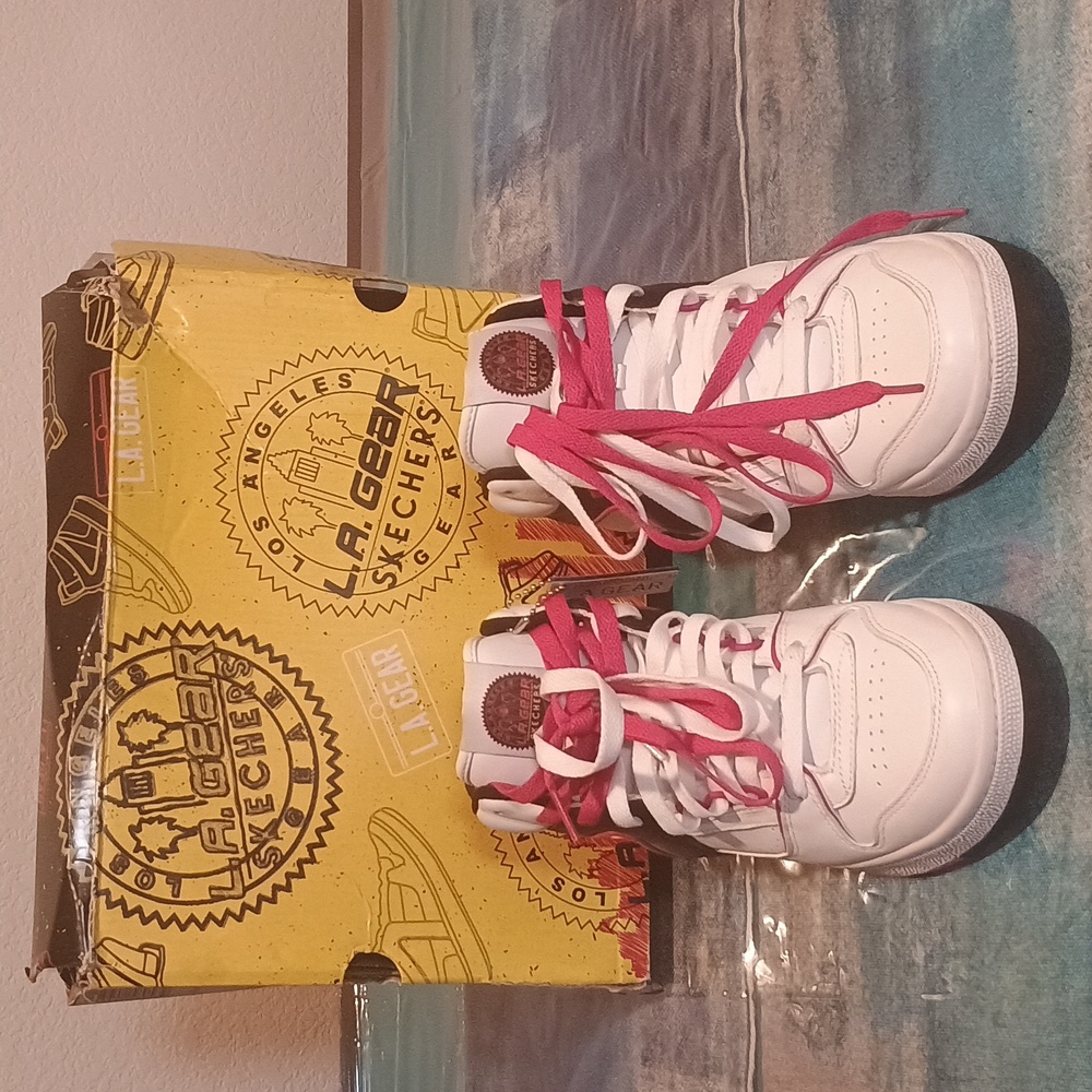 Women L.A. Gear sneakers